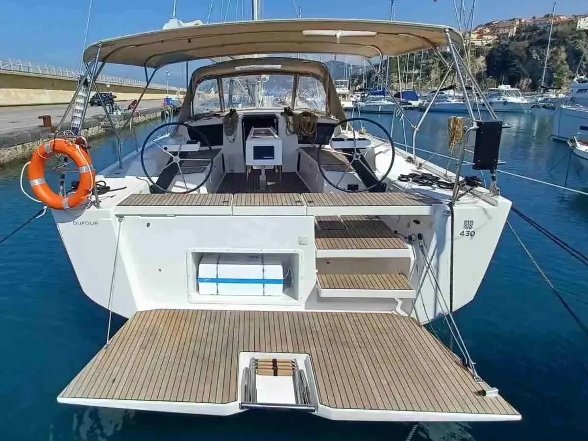 Dufour 430 (2022)