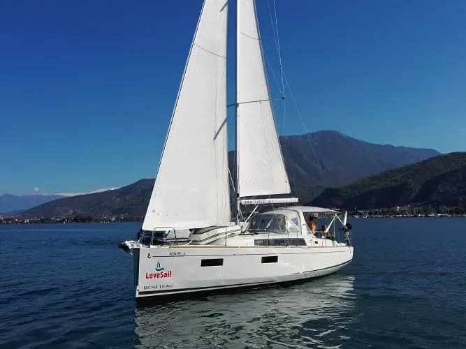 Oceanis 38.1 (2021)