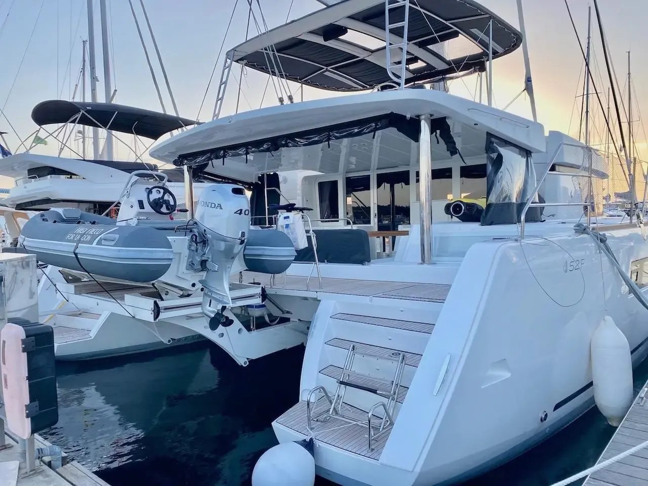 Lagoon 52F (2019)