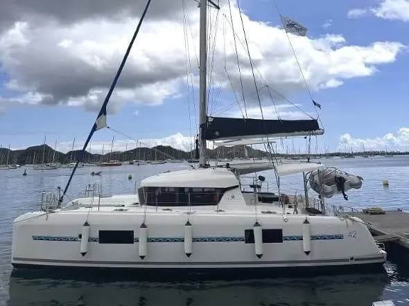 Lagoon 42 (2016)