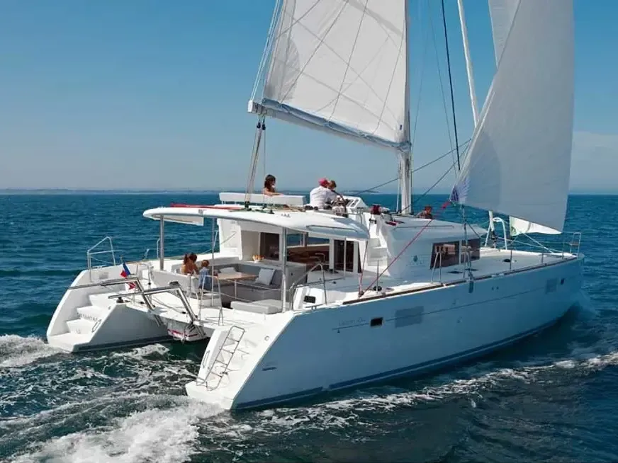 Lagoon 450 Fly (2015)