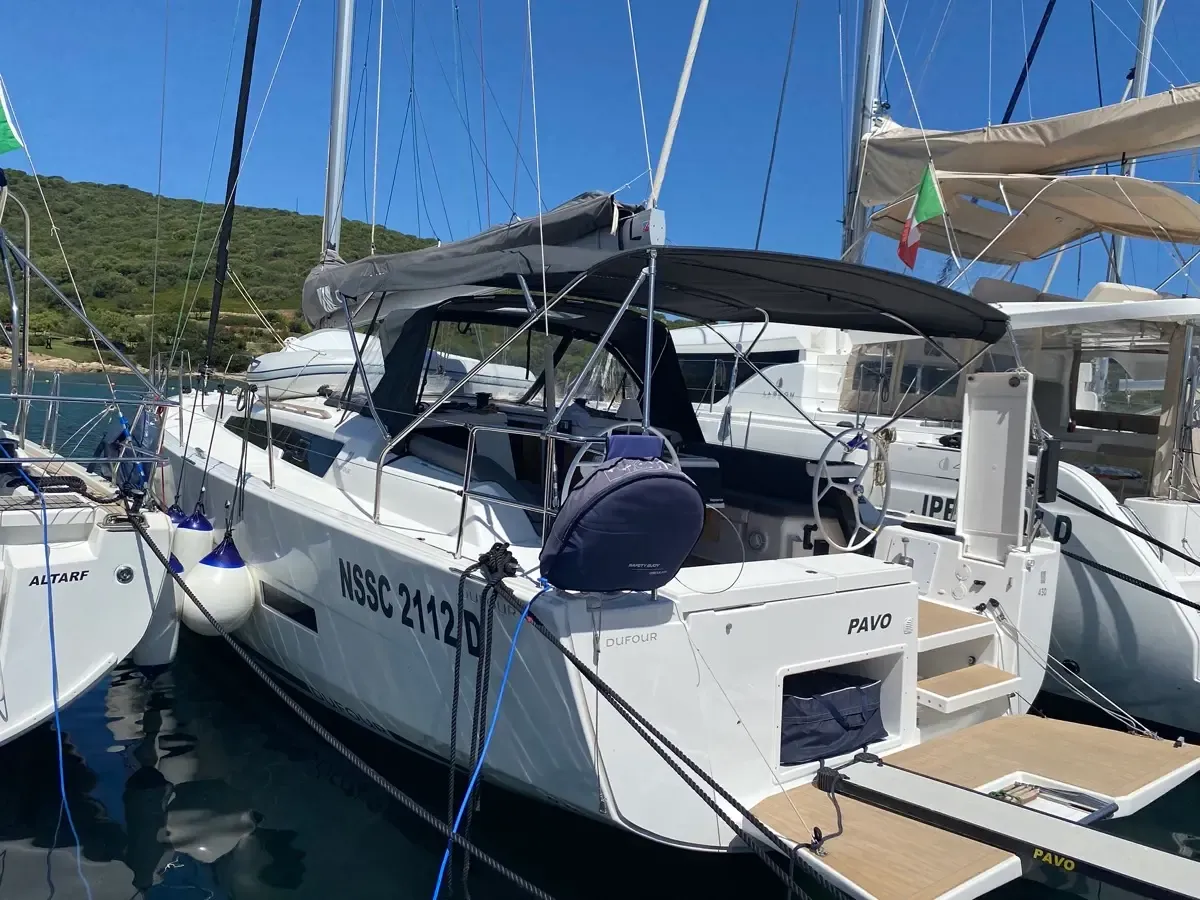 Dufour 430 (2021)