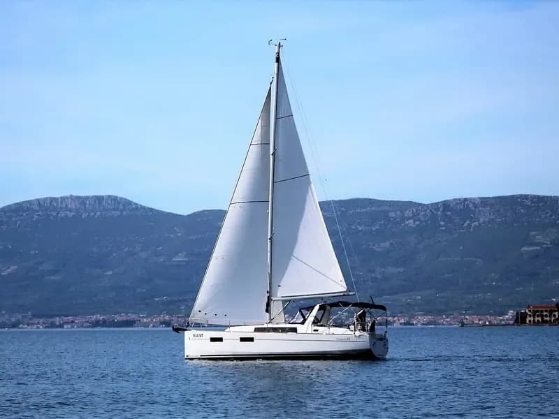 Oceanis 35 (2016)