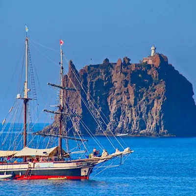 A sailing route to the Aeolian Islands from Palermo